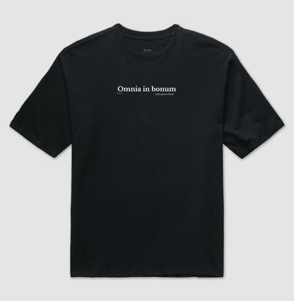 Oversized - Omnia in bonum! - Tudo para o bem!